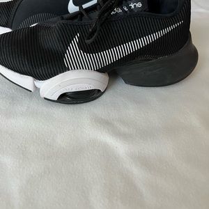 Nike superrep womenswear black and white